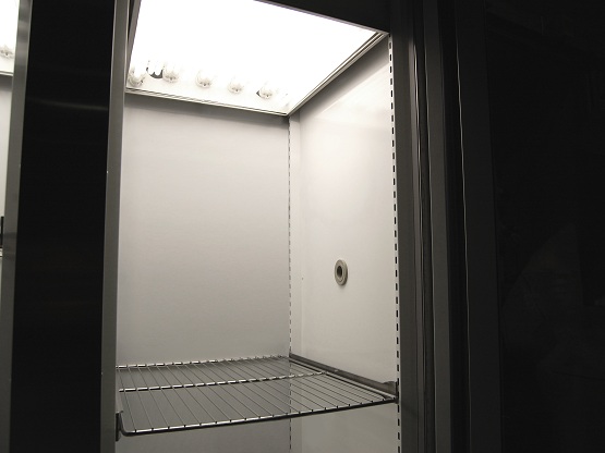 Fluorescent 'high-performance' in closed lamp loft with heat extractin system.