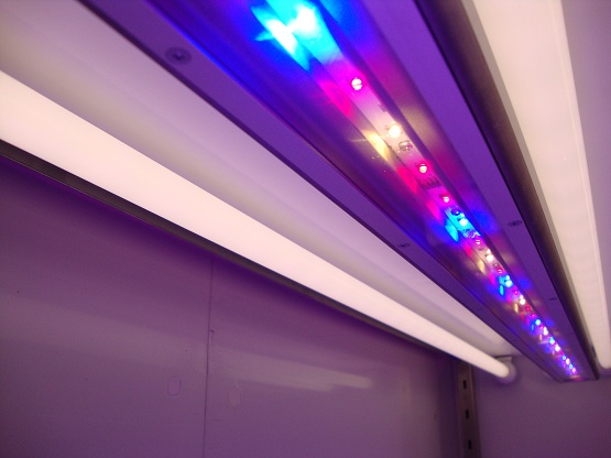 Fluorescent plus LED with configurable spectral distribution